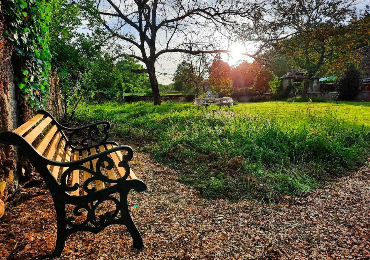 Tuzaguet Domaine Lou Castet Bed & Breakfast エクステリア 写真