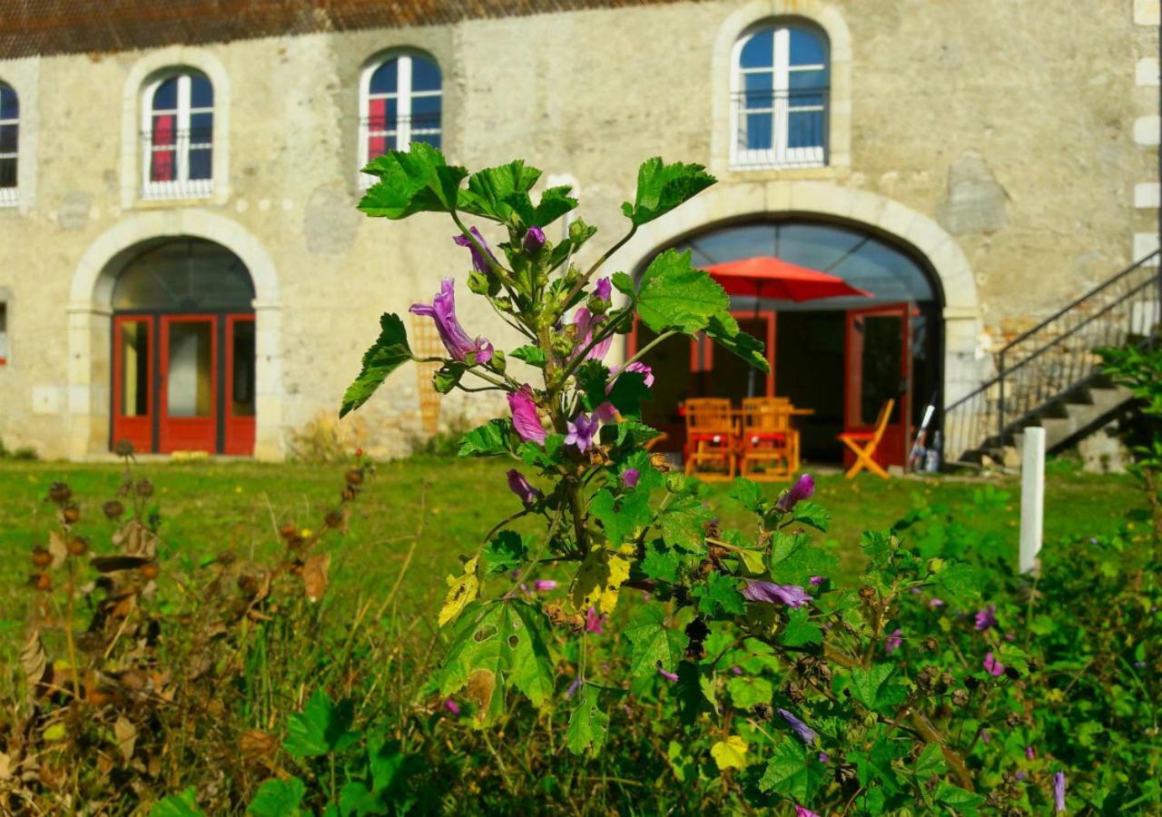 Tuzaguet Domaine Lou Castet Bed & Breakfast エクステリア 写真